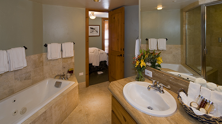 the inn at lost creek two bedroom condo bathroom